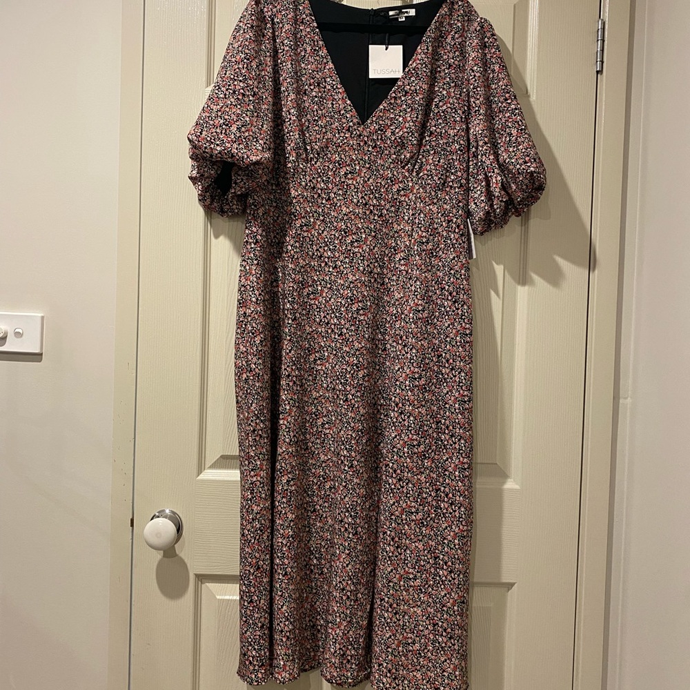 Tussah! Verona Midi Dress! Size 18! New with tags. - Picture 4 of 9